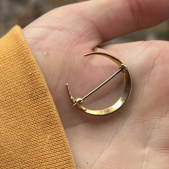 Antique 14k Victorian gold natural seed pearl crescent moon brooch - Picture 3 of 3